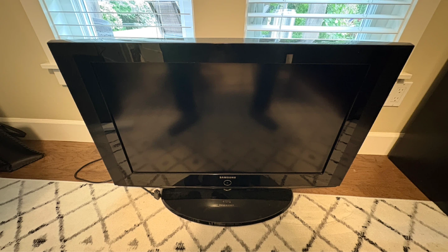 Samsung 32” Television