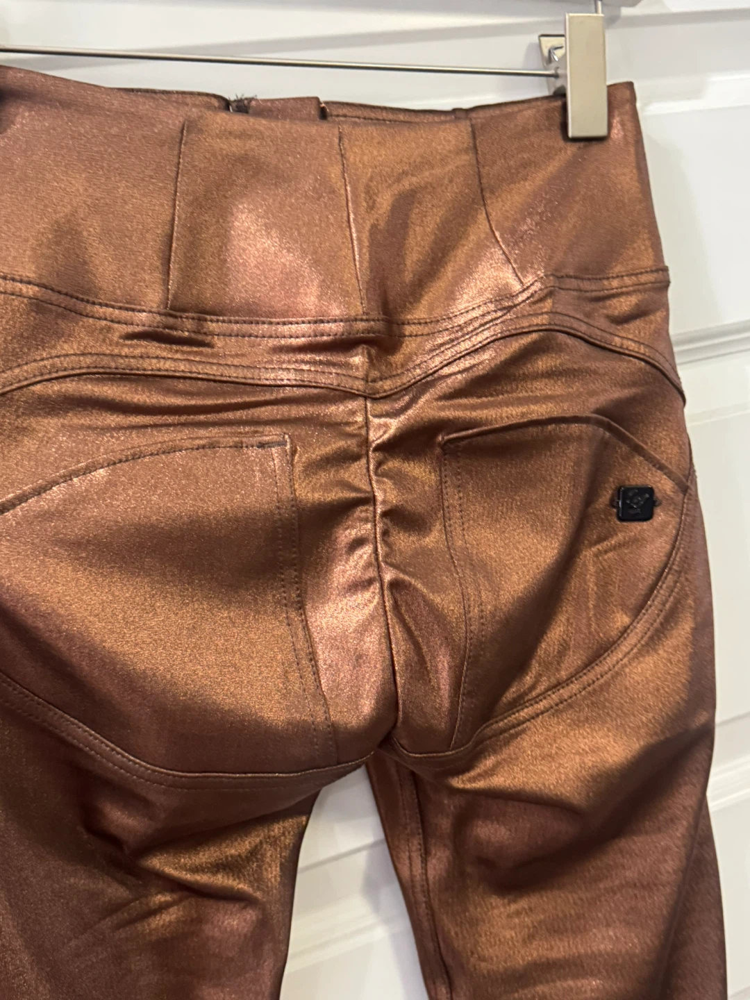 New high waisted matellic Freddy pants! - photo 2