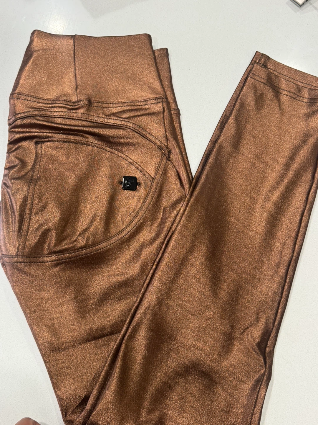New high waisted matellic Freddy pants! - photo 3