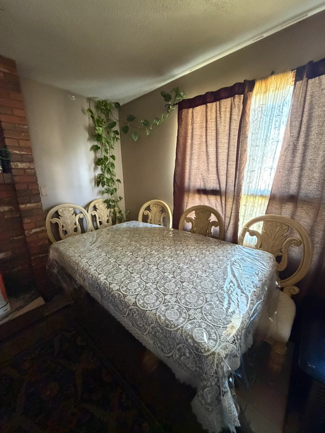 Dining Table and 8 Chairs Set