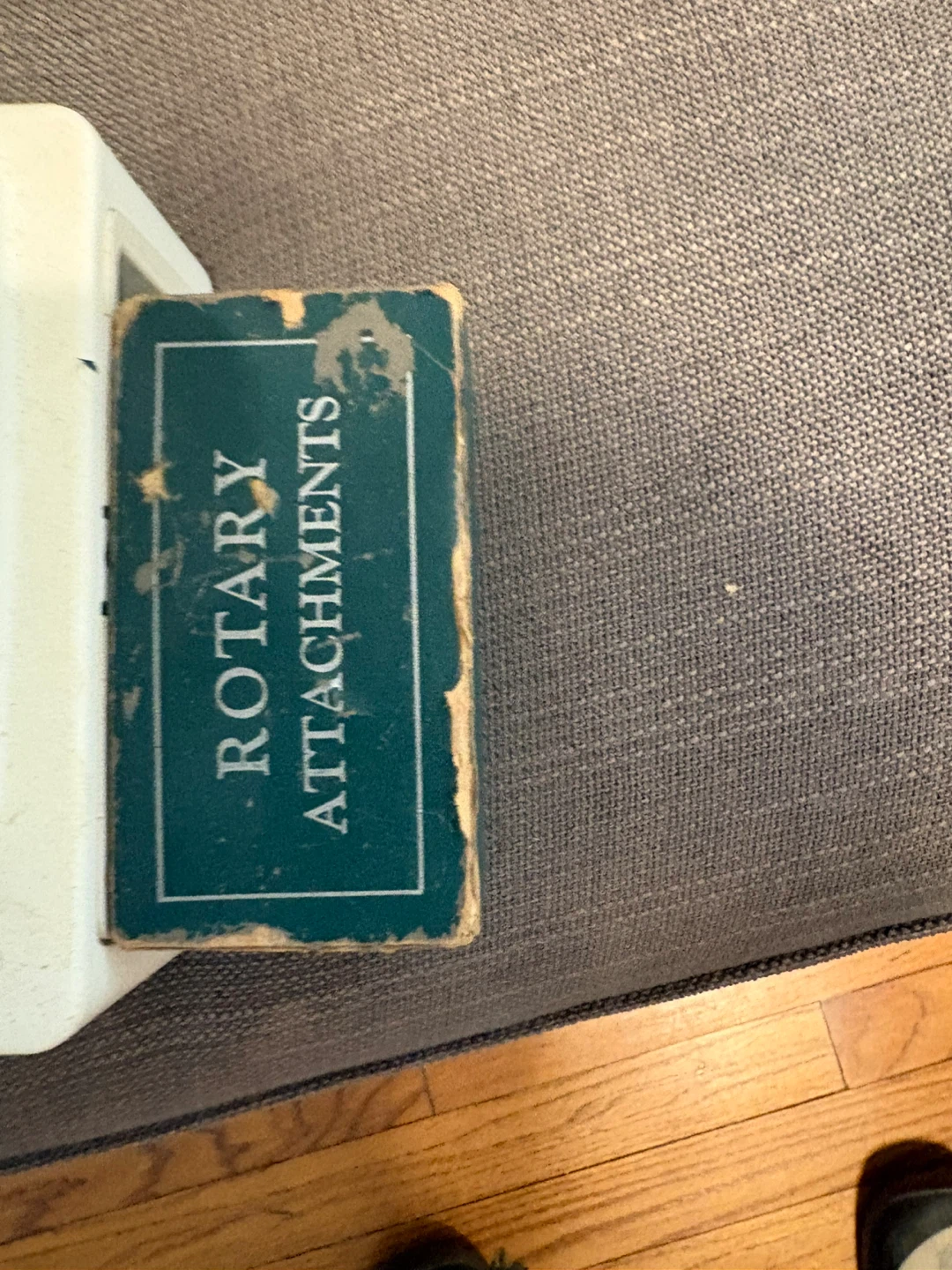 Singer 18024 Sewing Machine with Rotary Attachments - photo 3