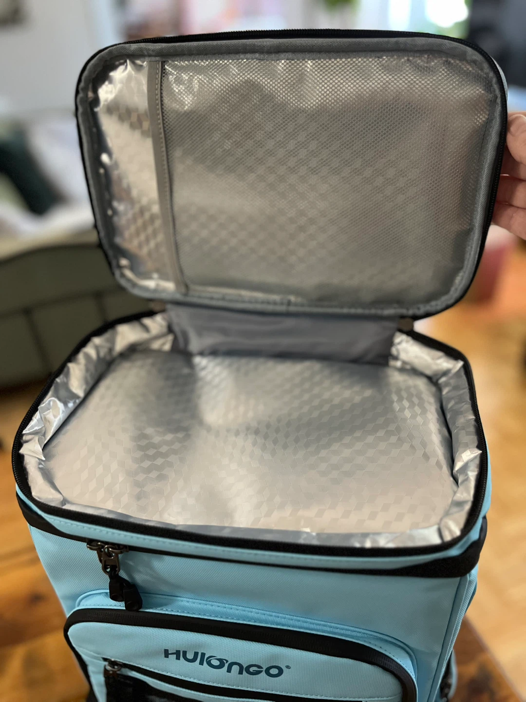 Large Insulated Cooler Backpack - 30 litre, 35 cans. - photo 2