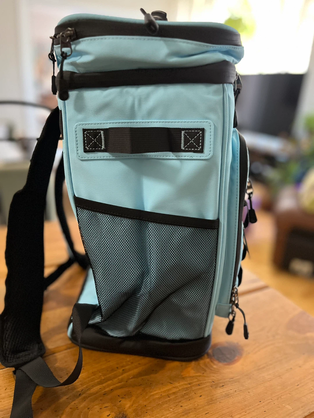 Large Insulated Cooler Backpack - 30 litre, 35 cans. - photo 5