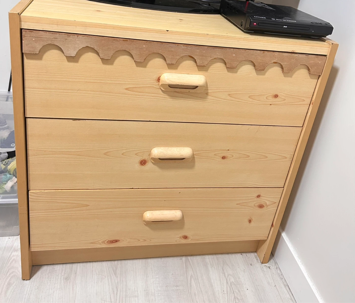 Pine 3-Drawer Dresser