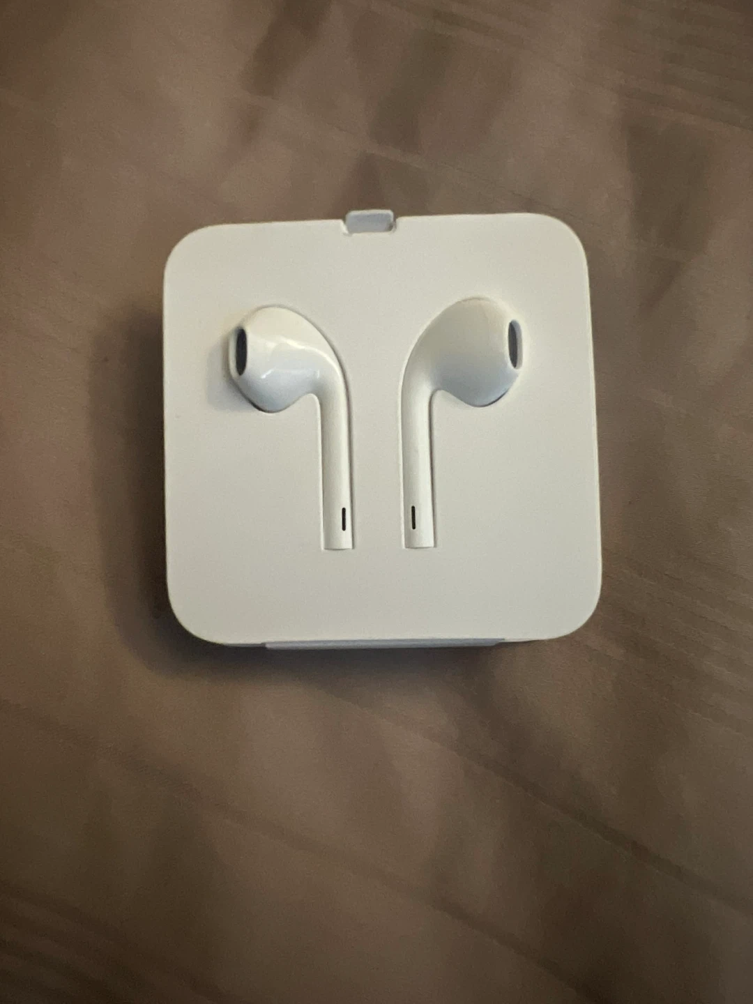Apple Earphones corded NEW