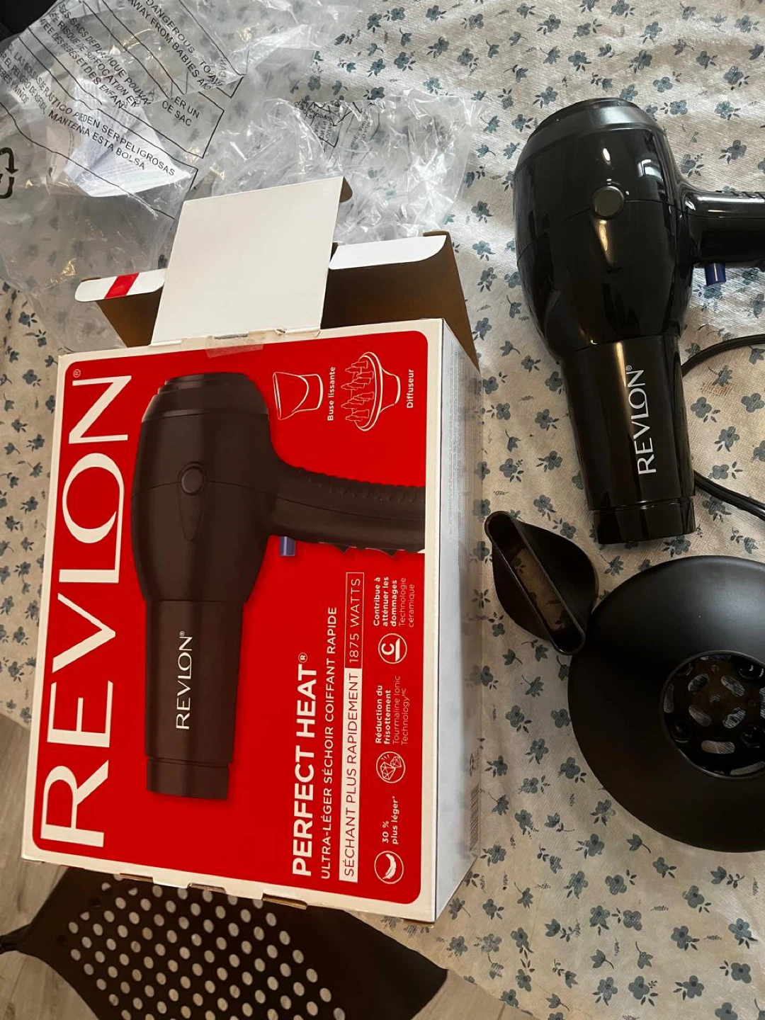 Revlon Hair Dryer, iron box, waffle maker, toaster, juicer - photo 3