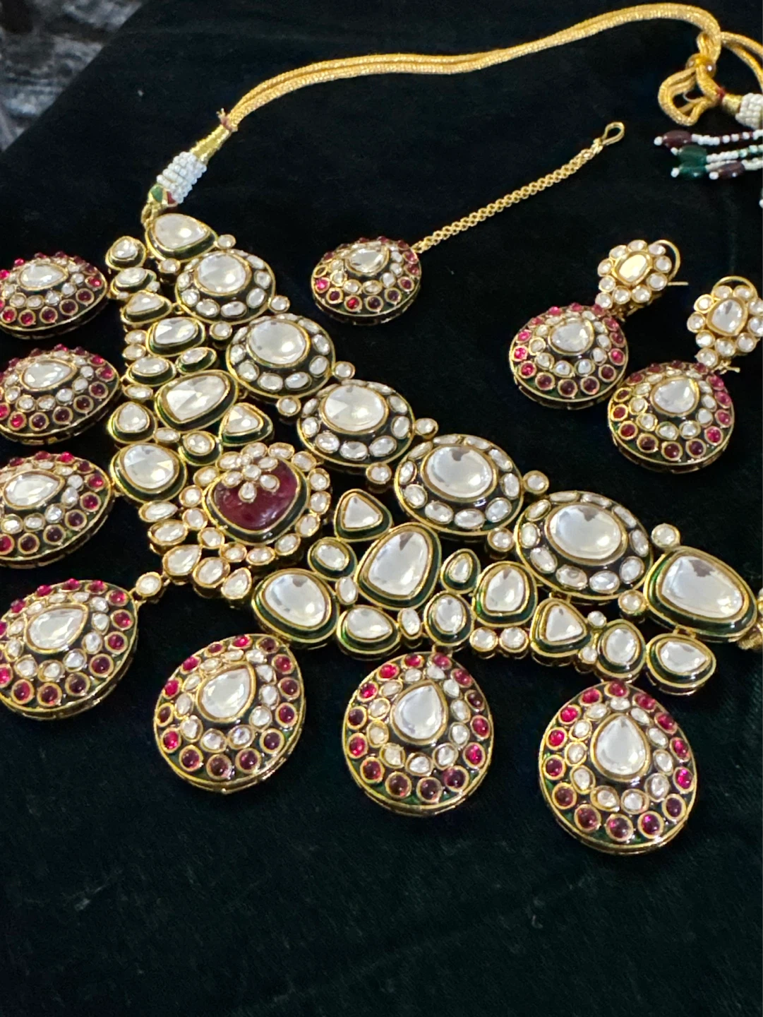 Kundan Necklace Set with Earrings and Tikka - photo 2