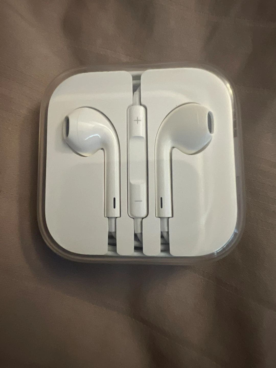 Apple earphones corded NEW