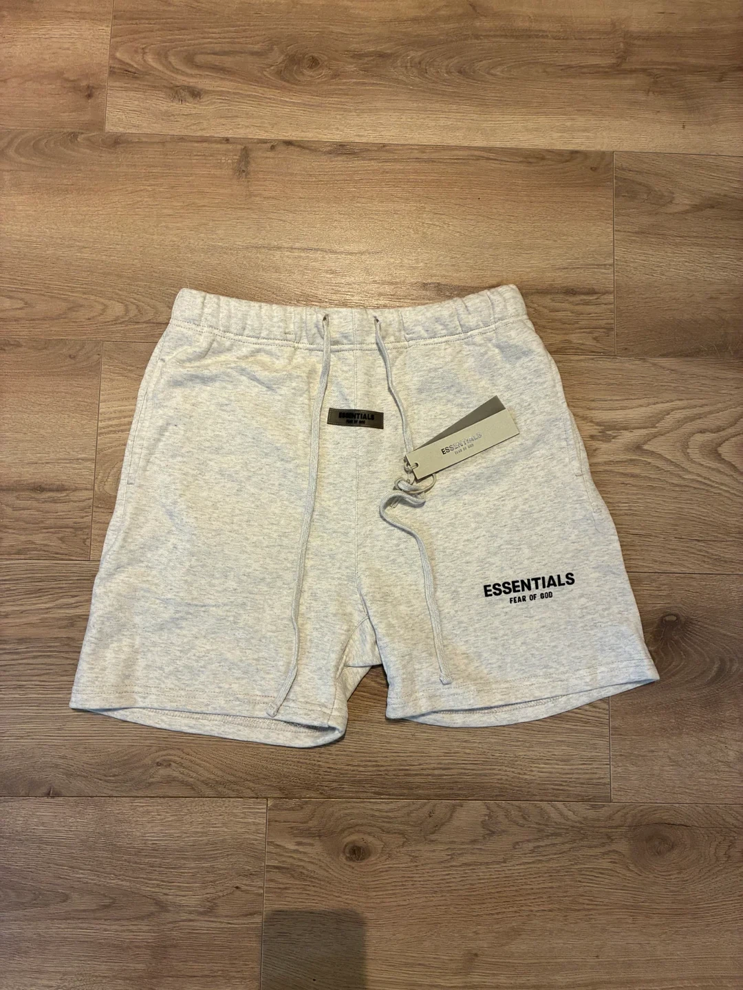FEAR OF GOD ESSENTIALS SHORTS