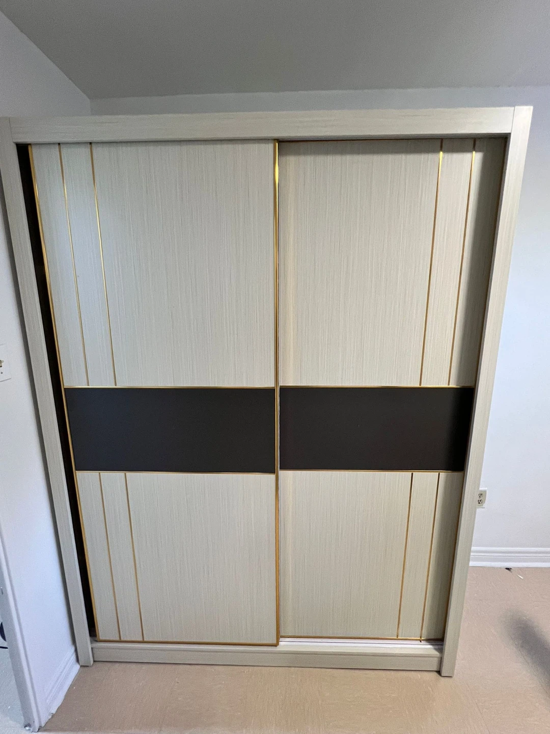 Sliding Door Wardrobe - photo 4