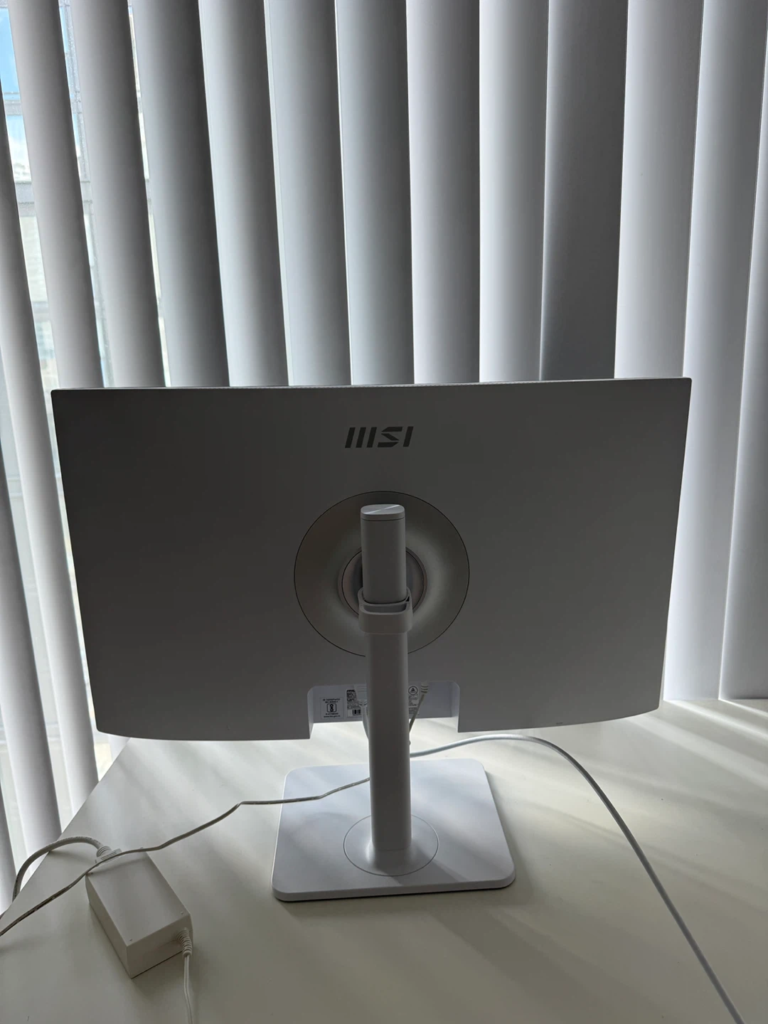 Like New MSI Modern 27” White Monitor | HDMI Cable Included - photo 4