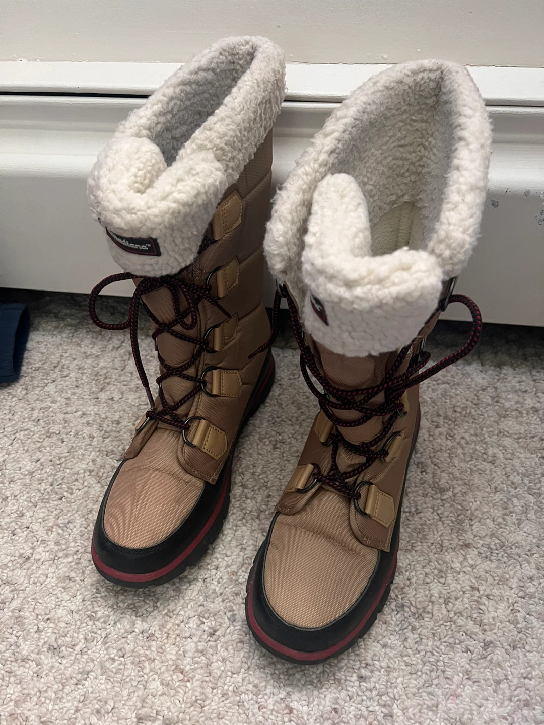 Canadiana Women's Winter Boots Size 9