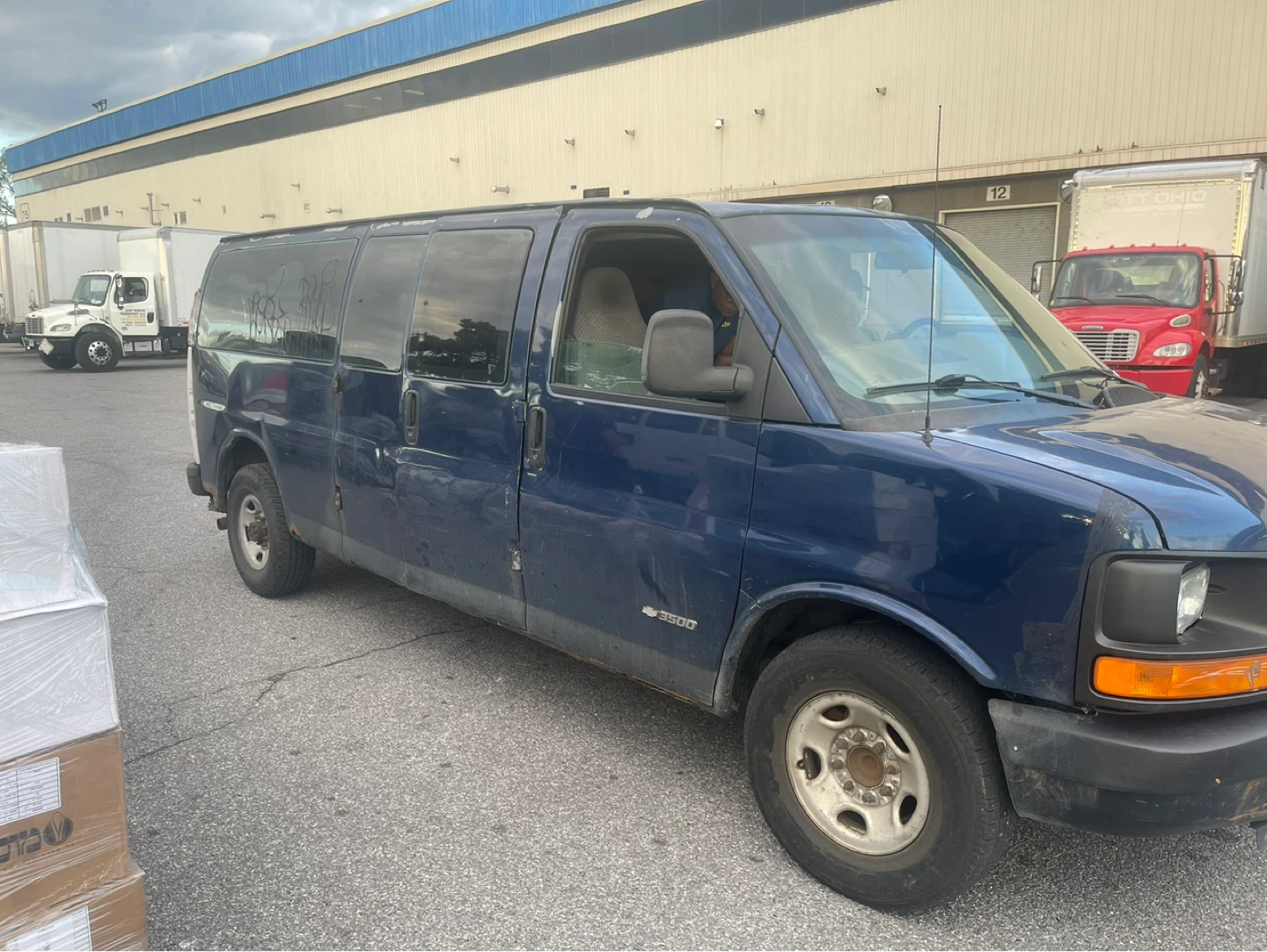 2004 Blue Chevrolet Express Van 3500 - photo 5