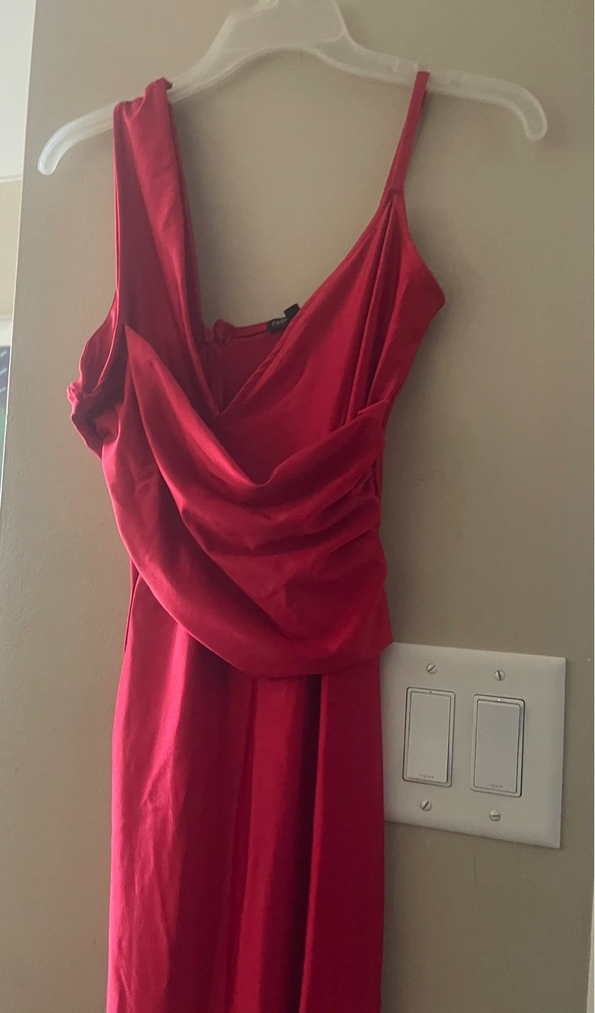 Red Gown (prom dress) - photo 2
