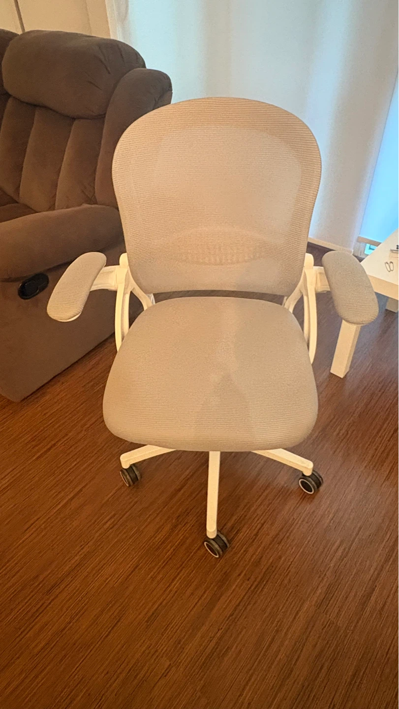 Grey Mesh Office Chair