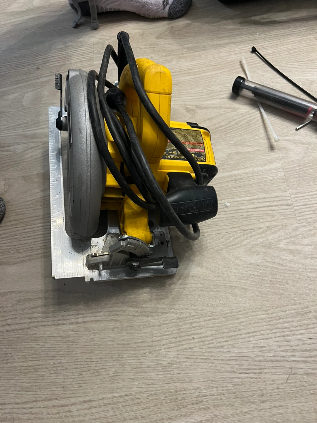 DEWALT Circular Saw - photo 2