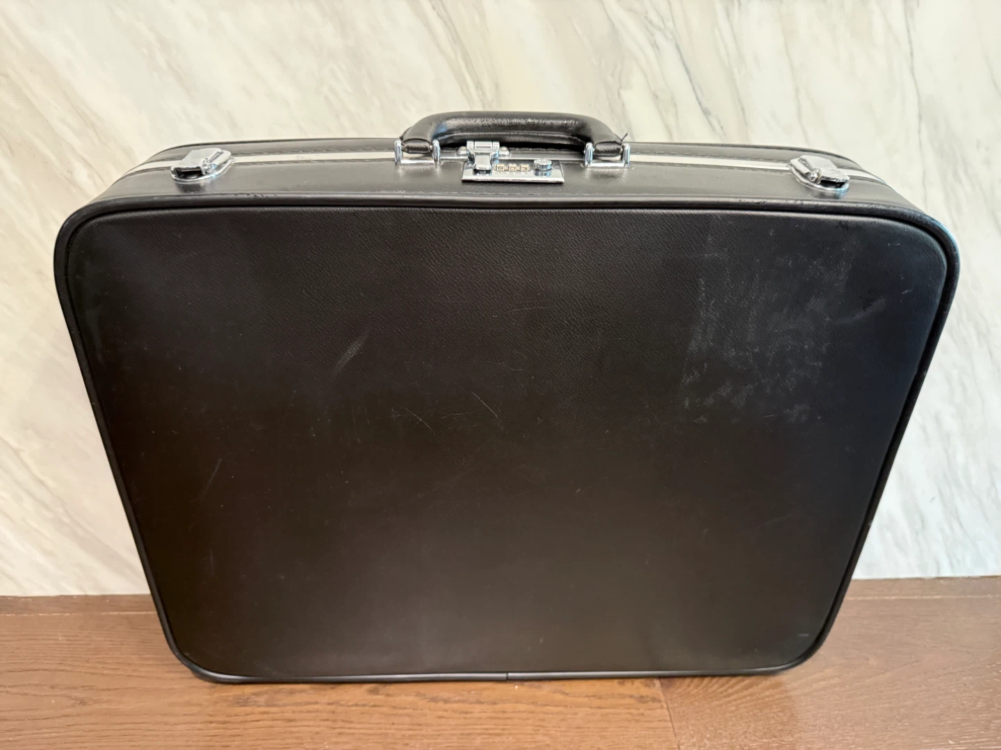 Vintage Mädler Black luggage 24” x 19”