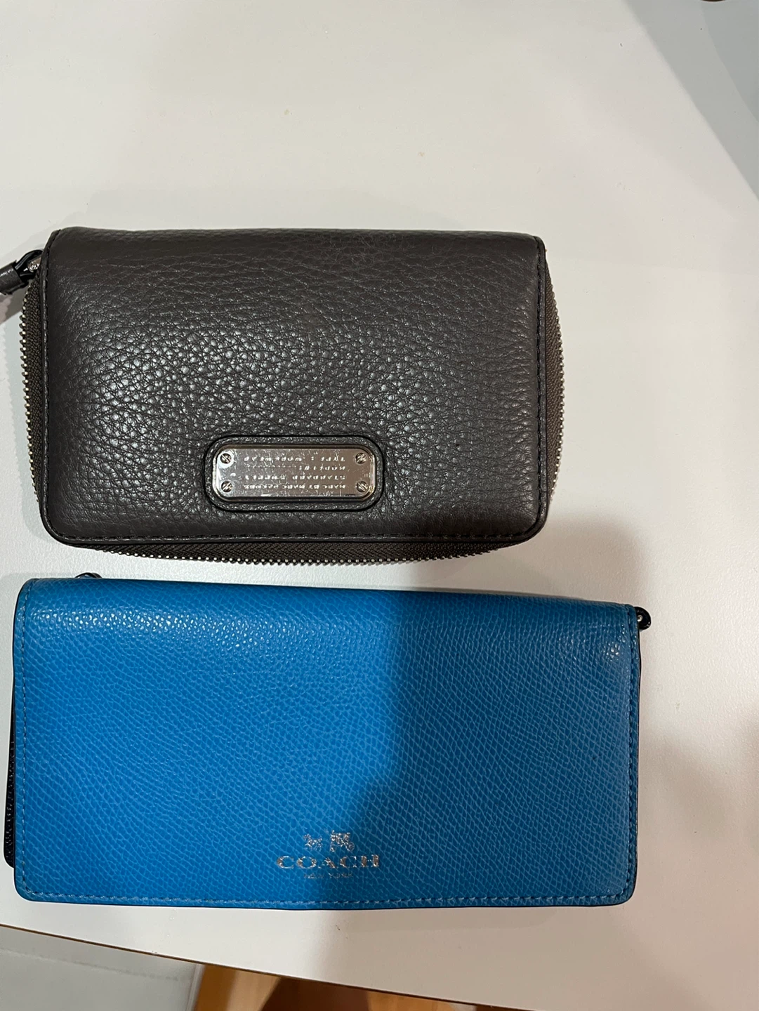 Authentic Marc by Marc Jacobs Grey Leather Zip Around Wallet - photo 5