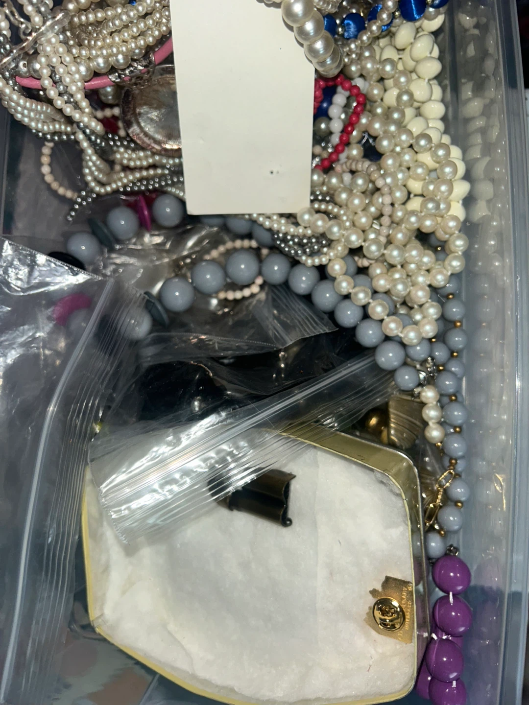 Box of jewellery - photo 2