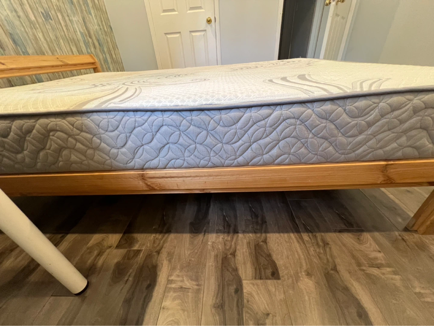 Double bed frame and mattress