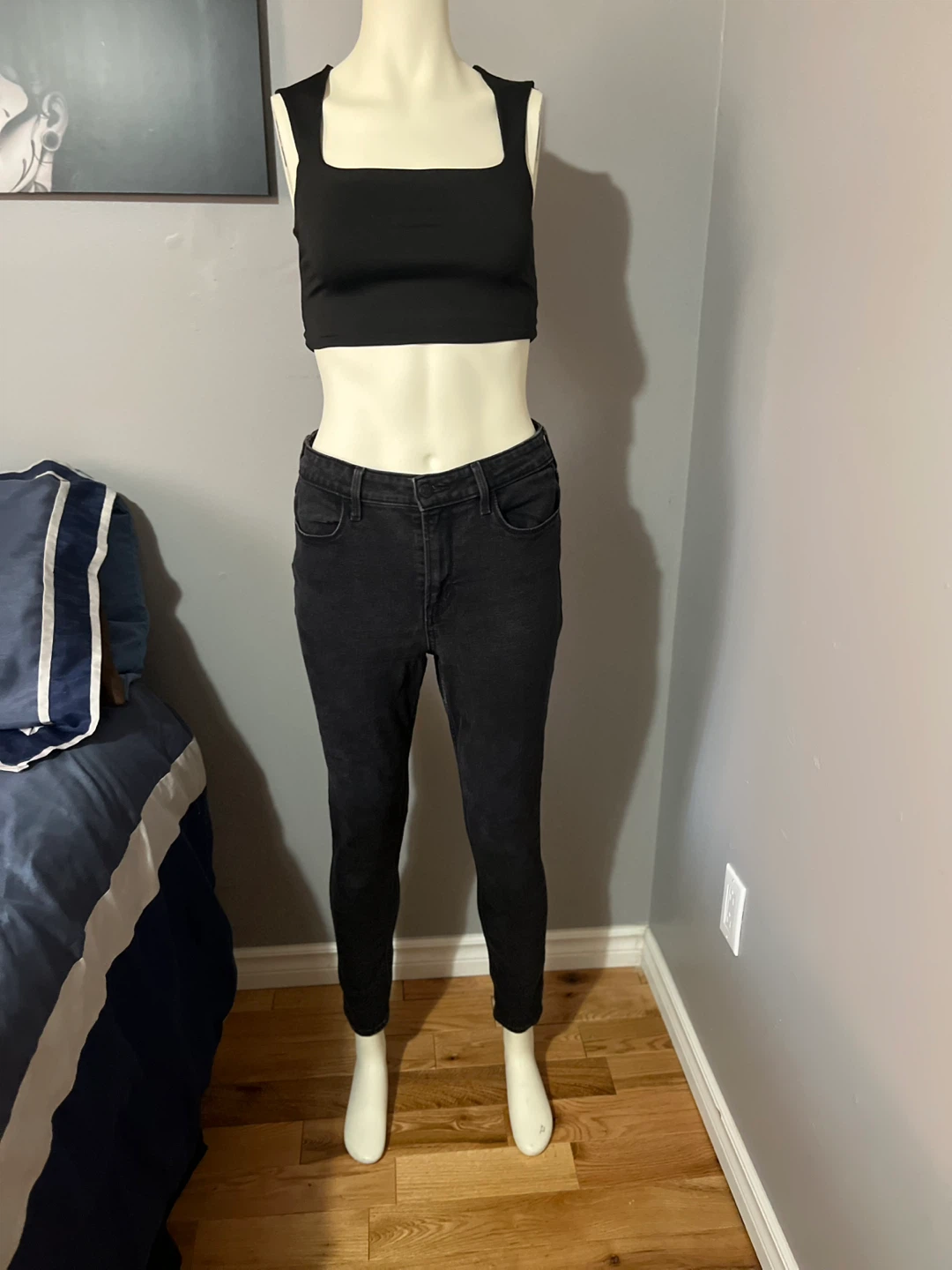 Size 8 Old Navy Black High-Waisted Super Skinny Jeans
