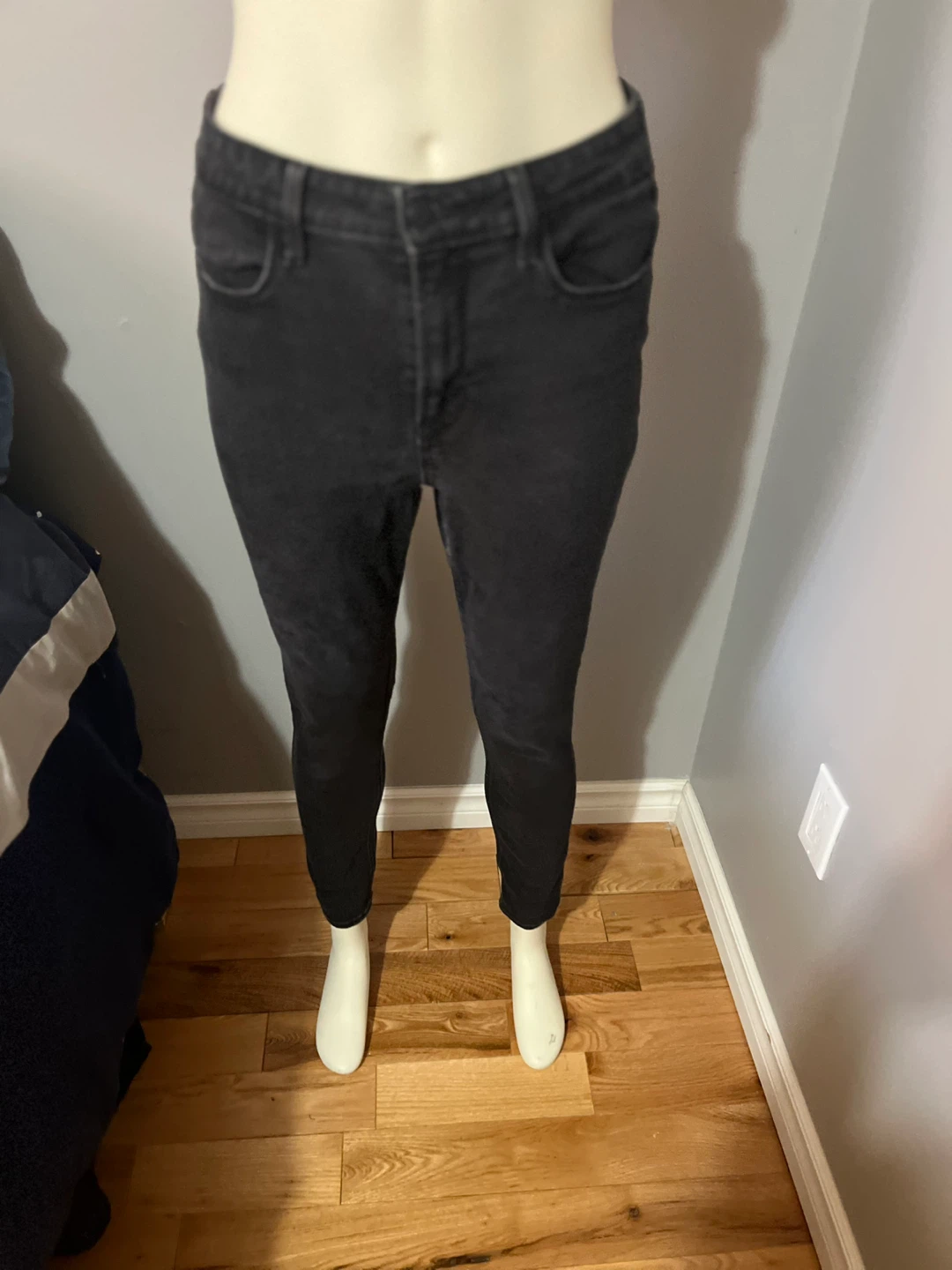 Size 8 Old Navy Black High-Waisted Super Skinny Jeans - photo 2