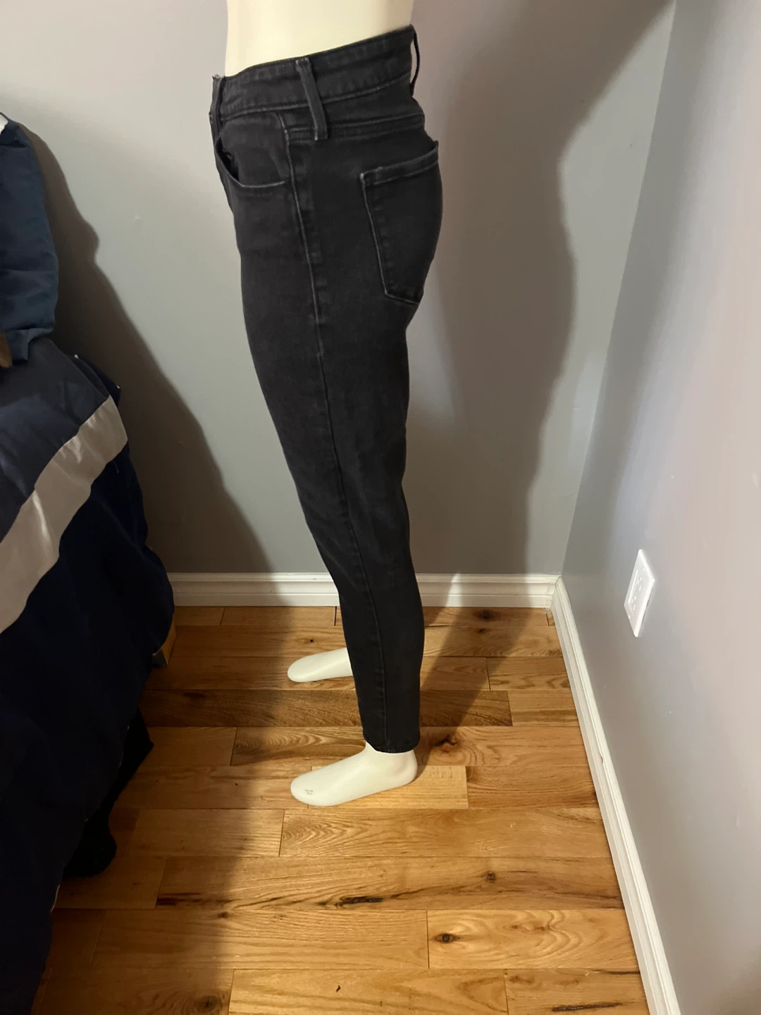 Size 8 Old Navy Black High-Waisted Super Skinny Jeans - photo 3