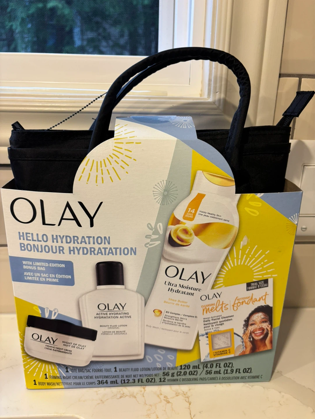 Olay Hello Hydration 4-Piece Skin Care Set with Bag