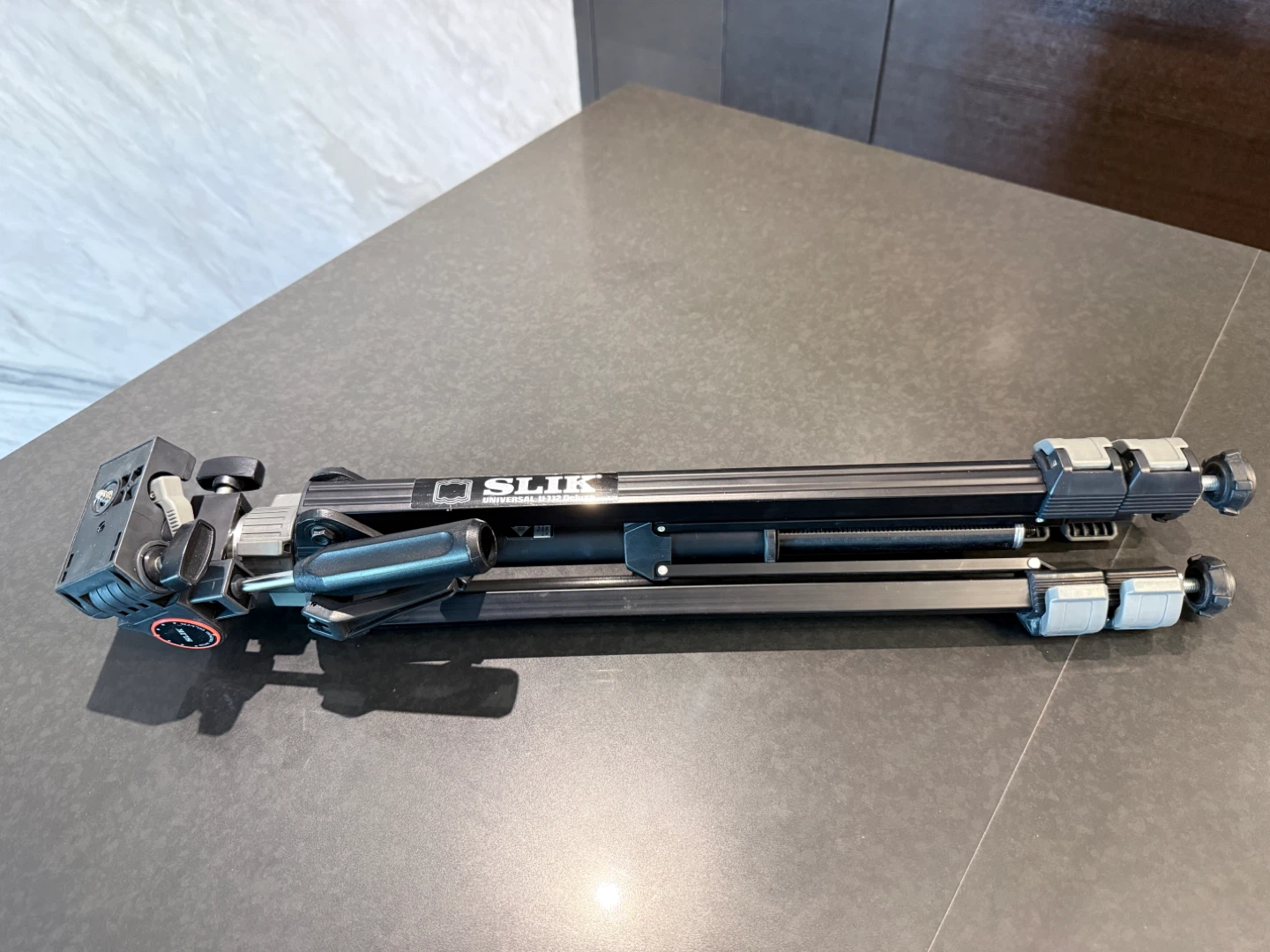 SLIK Professional Tripod - photo 2