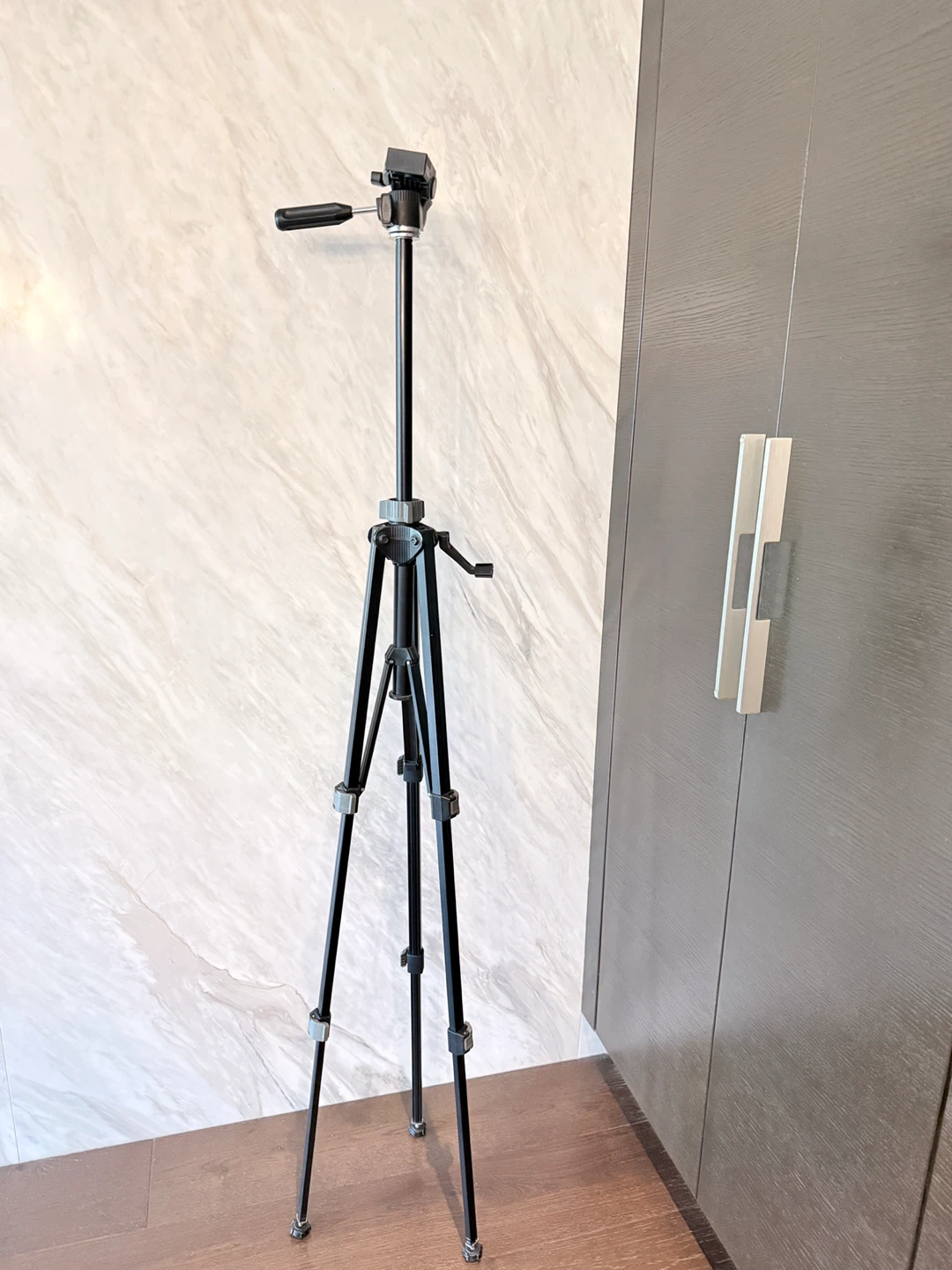 SLIK Professional Tripod - photo 5