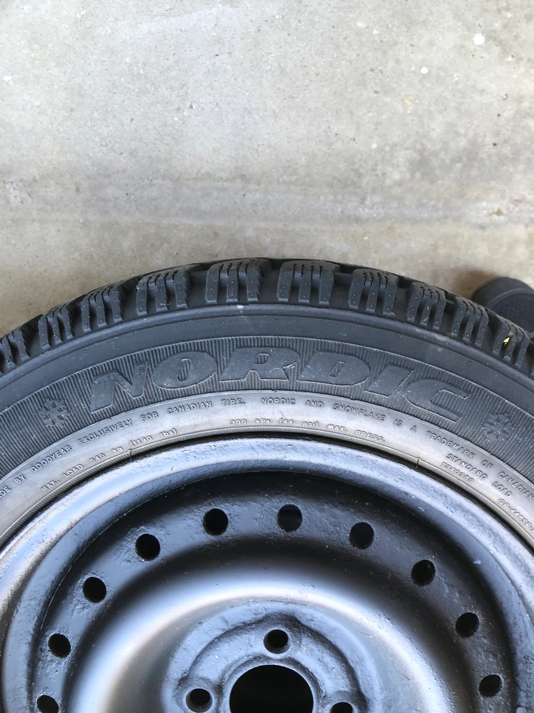 Goodyear Nordic Winter Tires P195/60R15 - photo 3