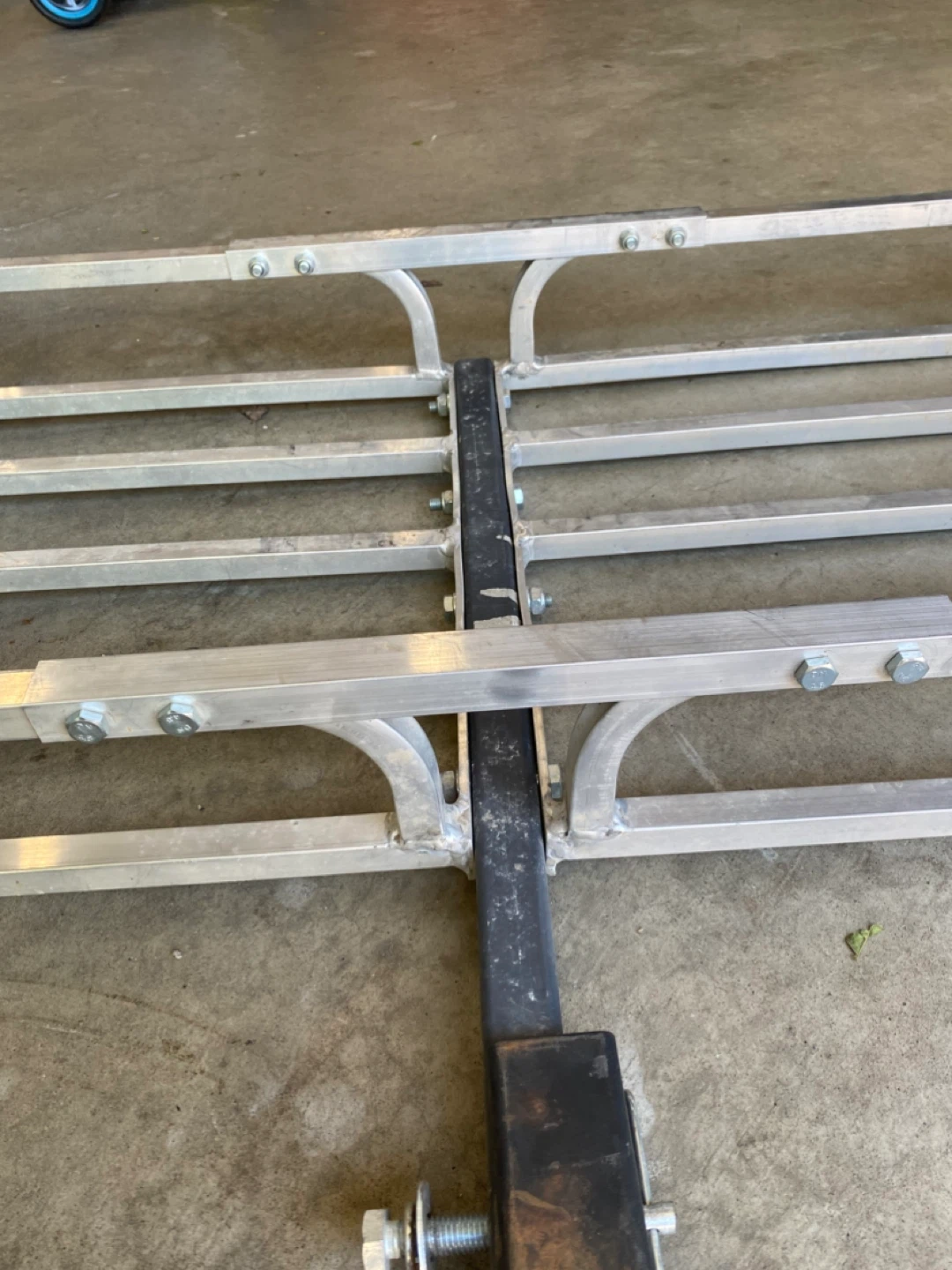 Tow hitch cargo carrier - photo 5