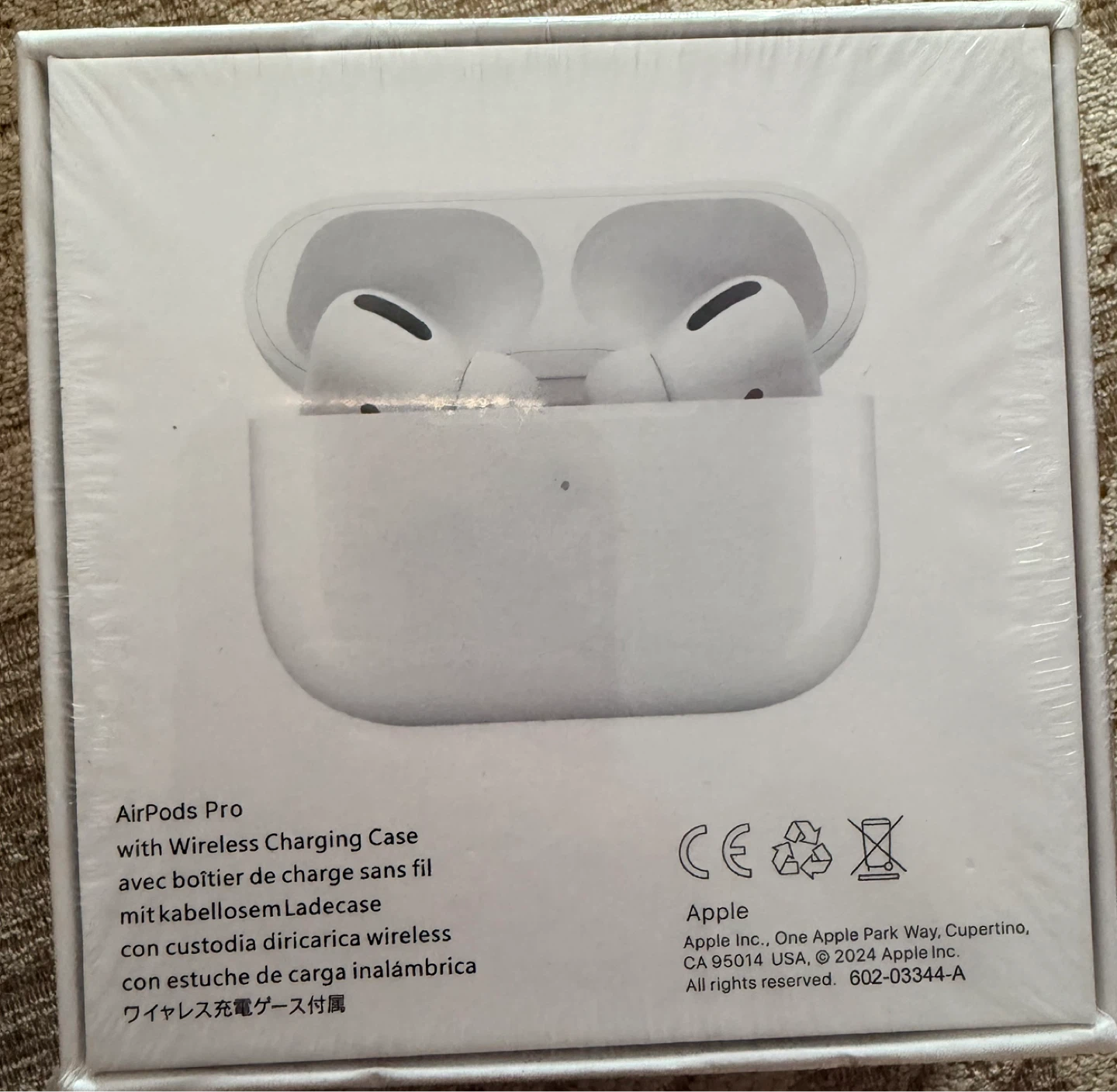 Apple AirPods Pro with MagSafe Charging Case - photo 3