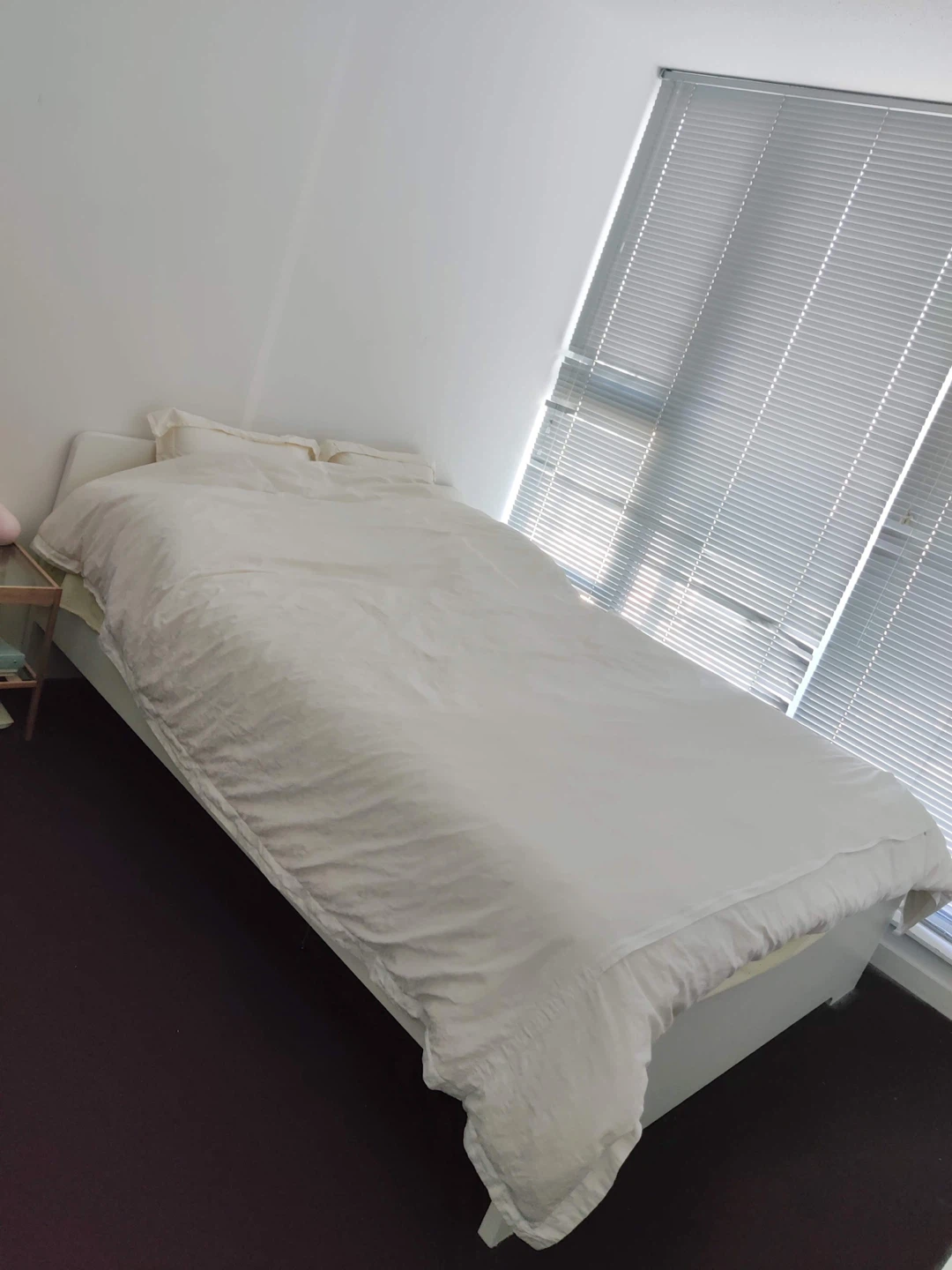 Queen bed set: IKEA frame+Sleep Country mattress+protector - photo 2