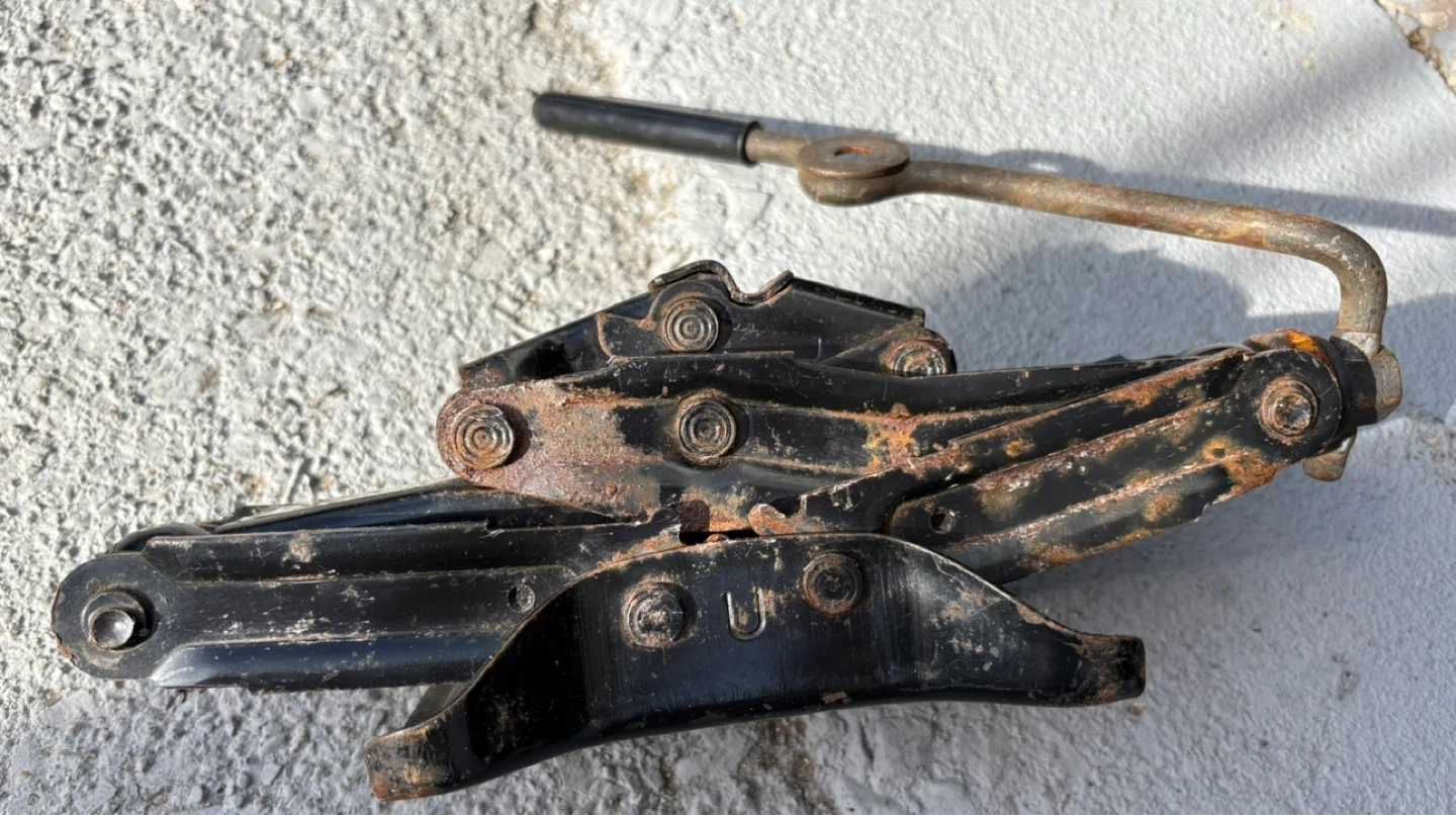 Scissor Jack with Handle - photo 4