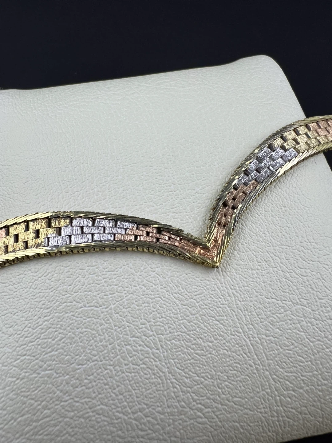 Vintage Italian Tri-Color Sterling Silver Chevron V-Bracelet - photo 2