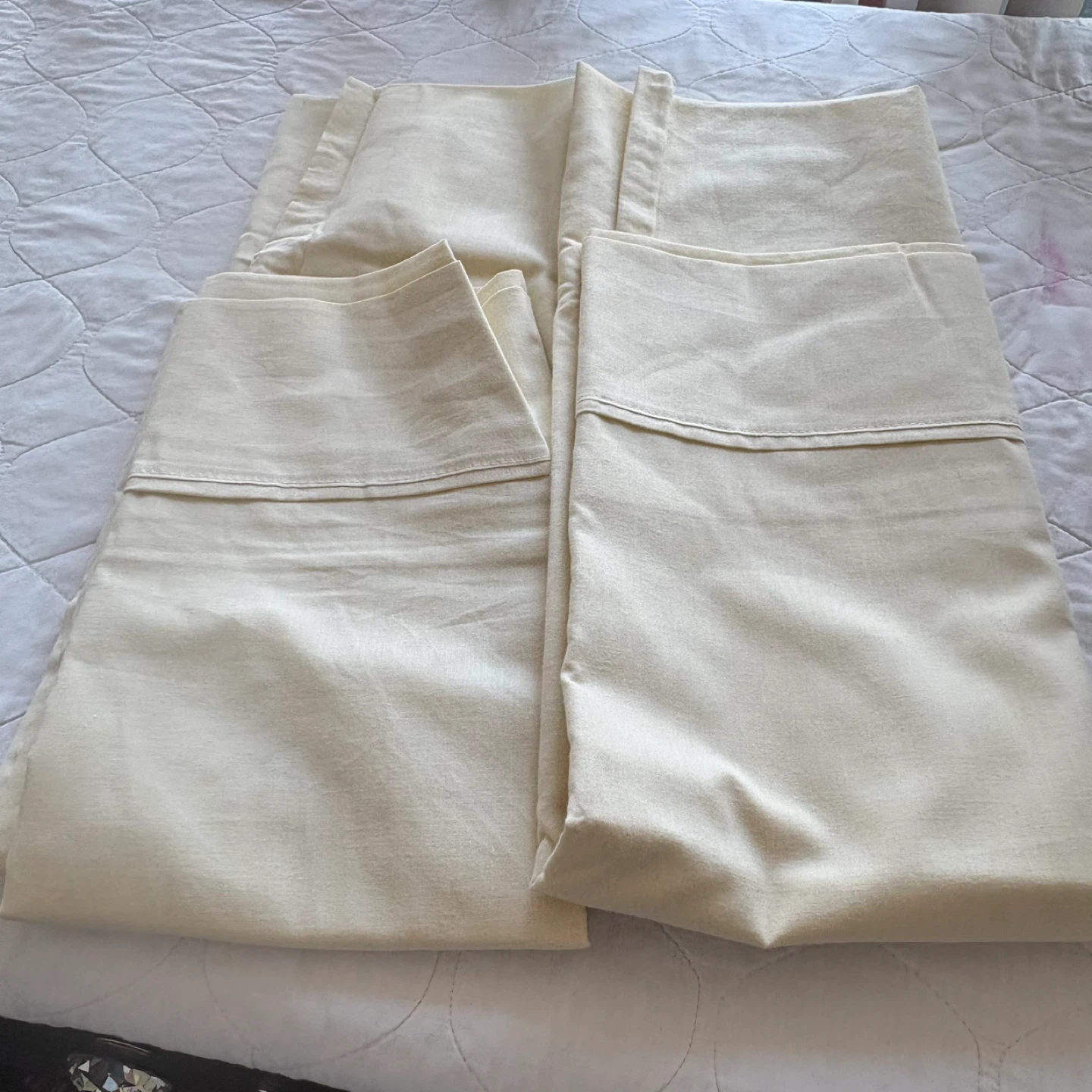 2 new pale yellow cotton Pillowcases - photo 2