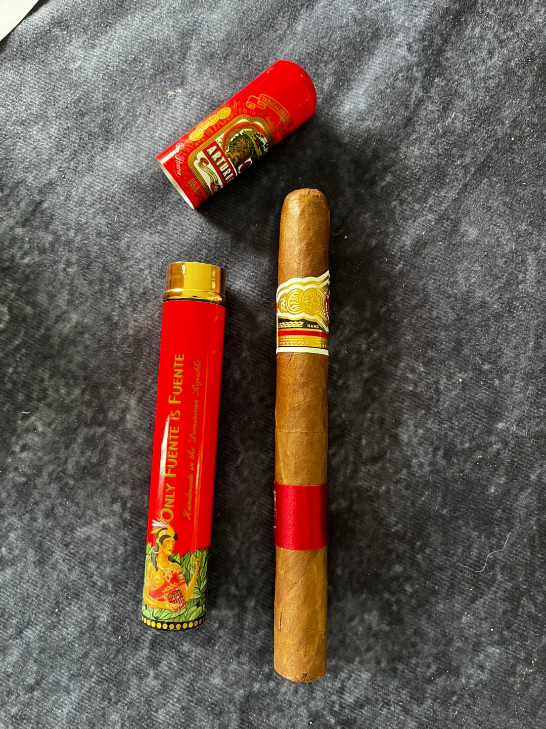 Arturo Fuente Chateau Cigar & King box  Set