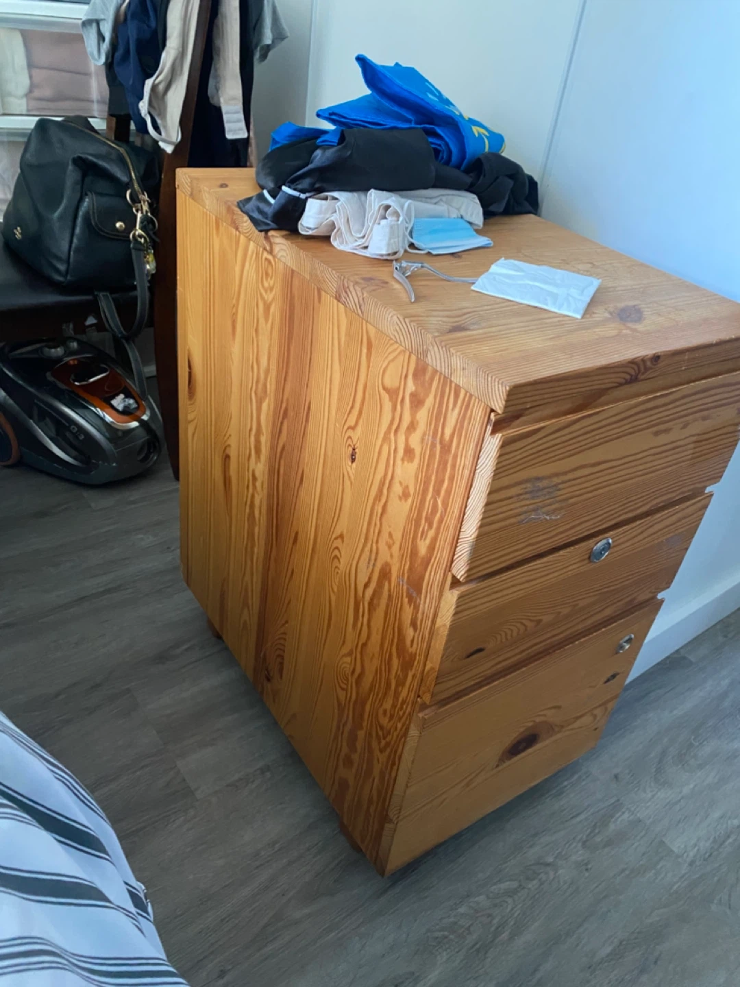 Wooden filing cabinet - photo 2