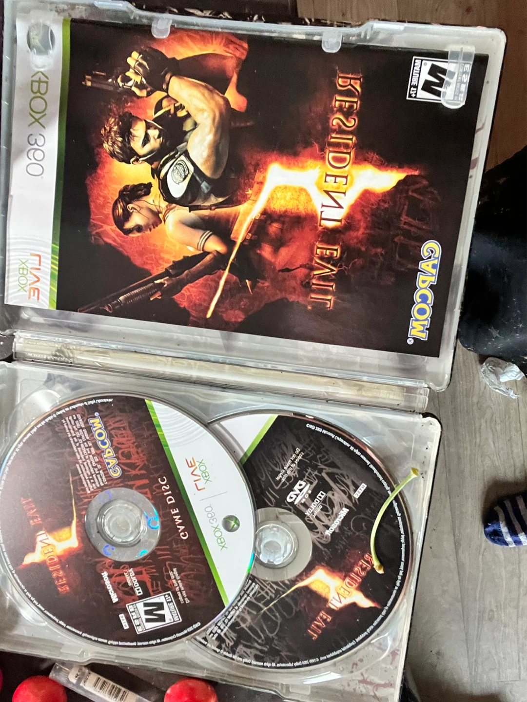 Collectors addition Resident Evil 5 for Xbox 360 - photo 2