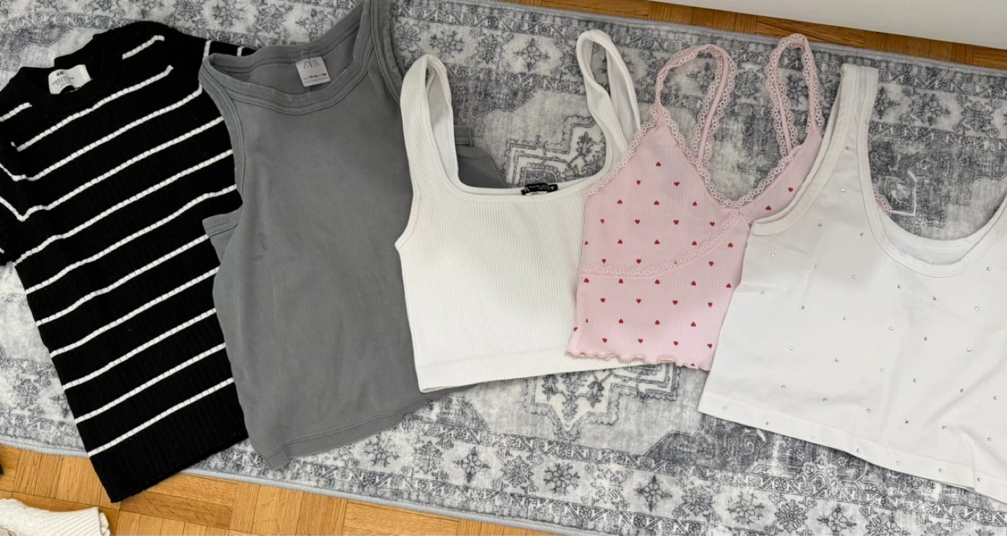 Assorted Women's Tops Bundle S/M - photo 4
