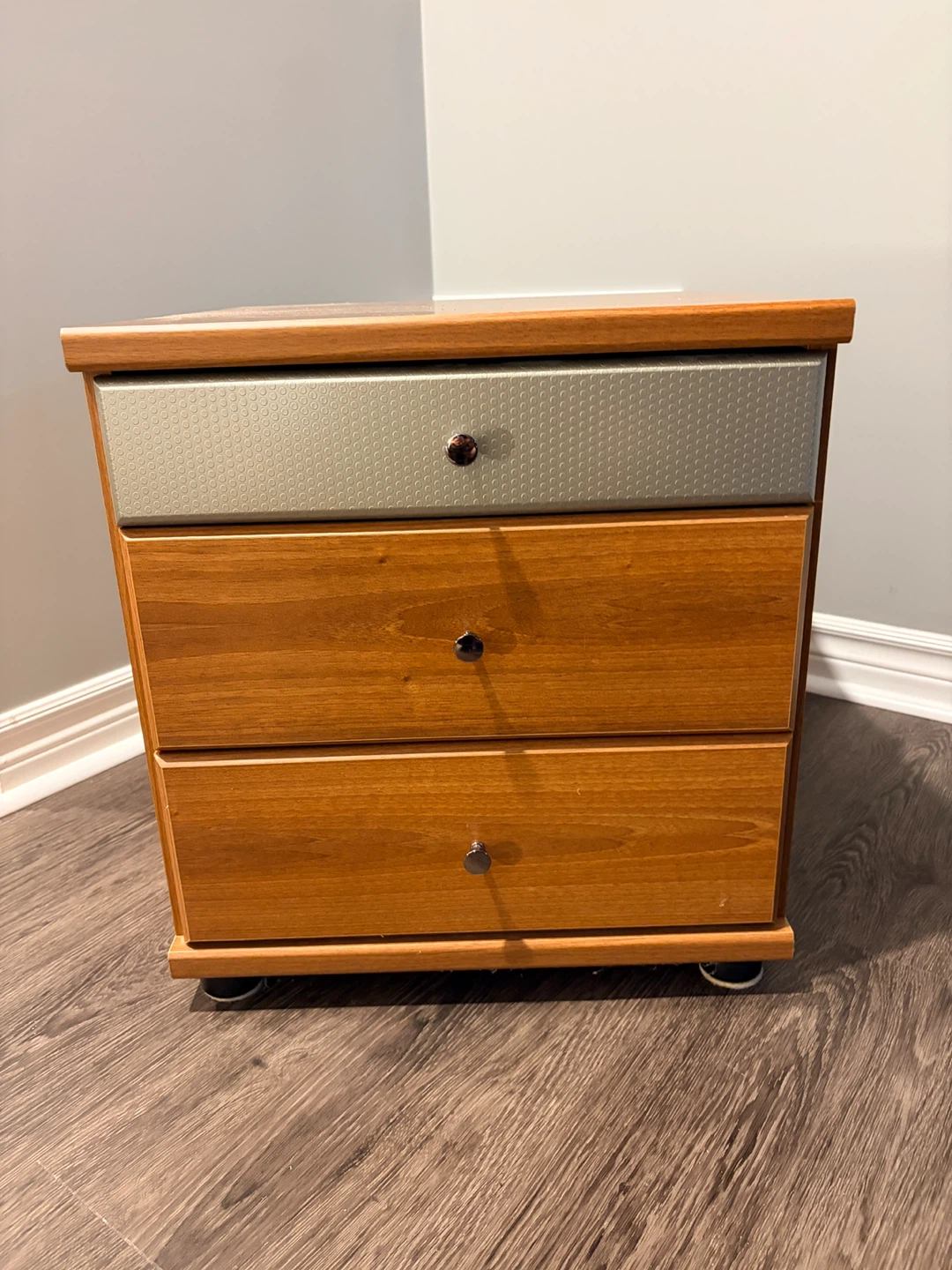 3-Drawer Rolling Cabinet