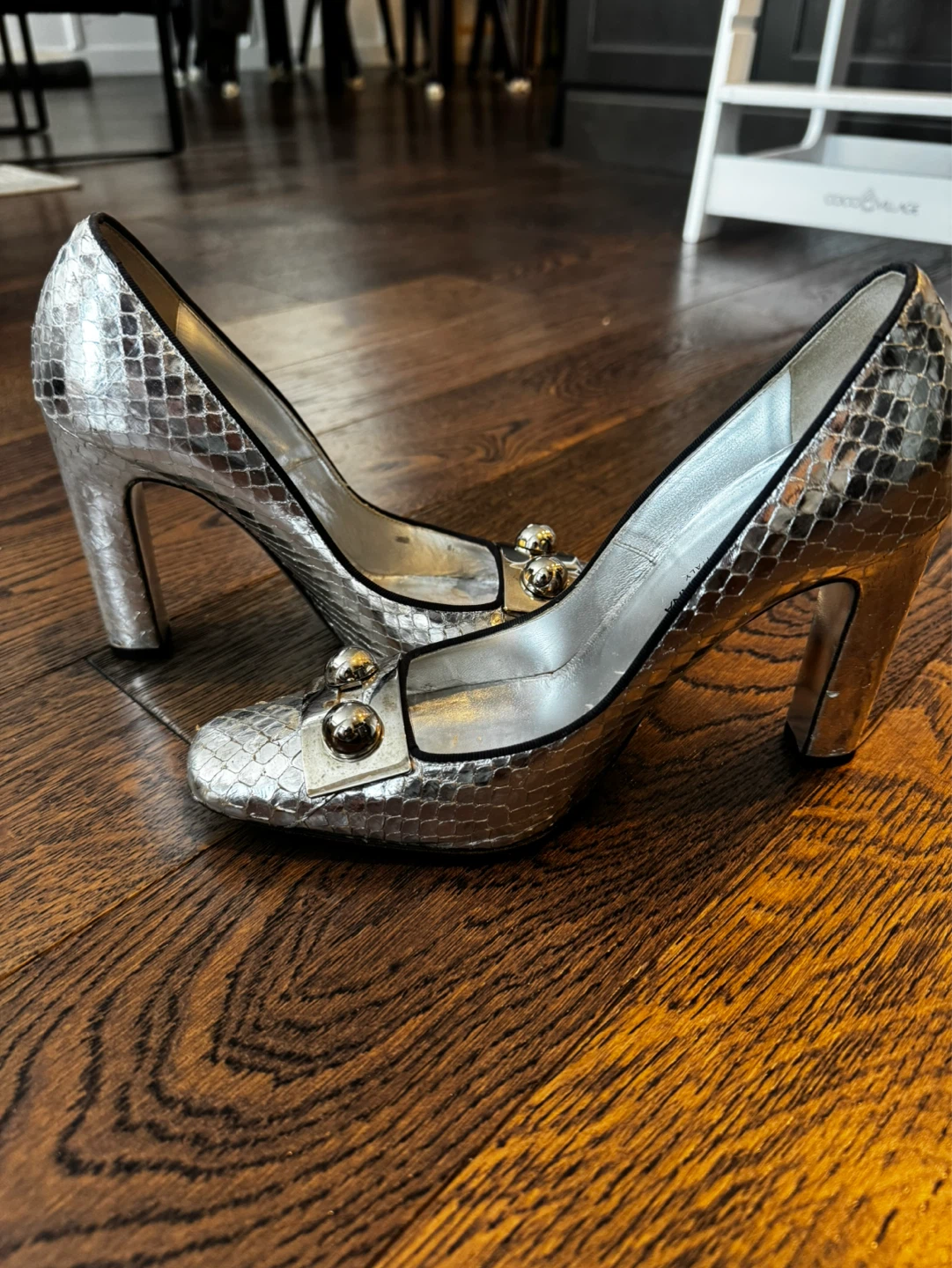 Dolce & Gabbana 38.5 Silver Snake Print Heels - photo 5