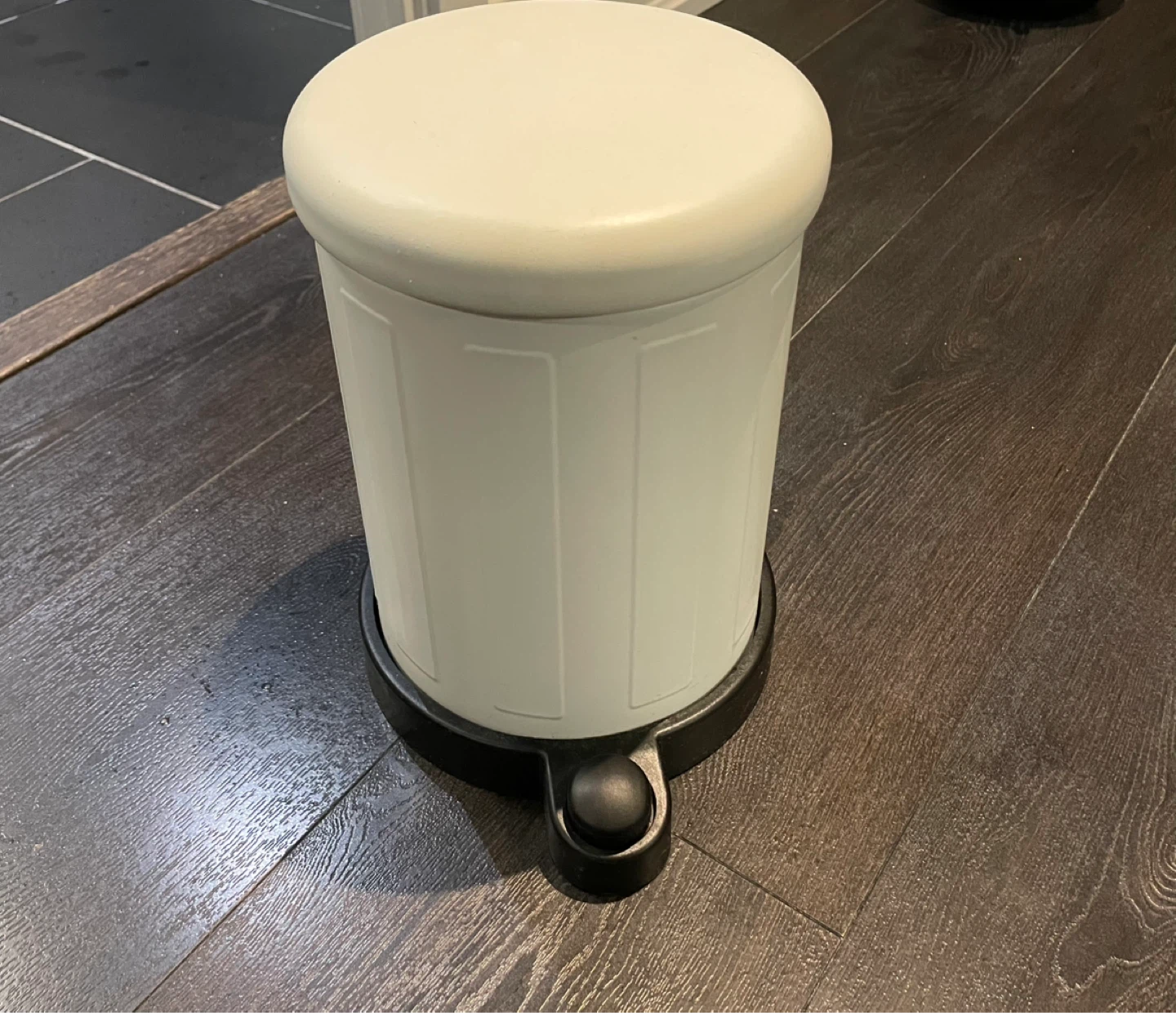 Modern Step Can Garbage Bin - Perfect Condition!