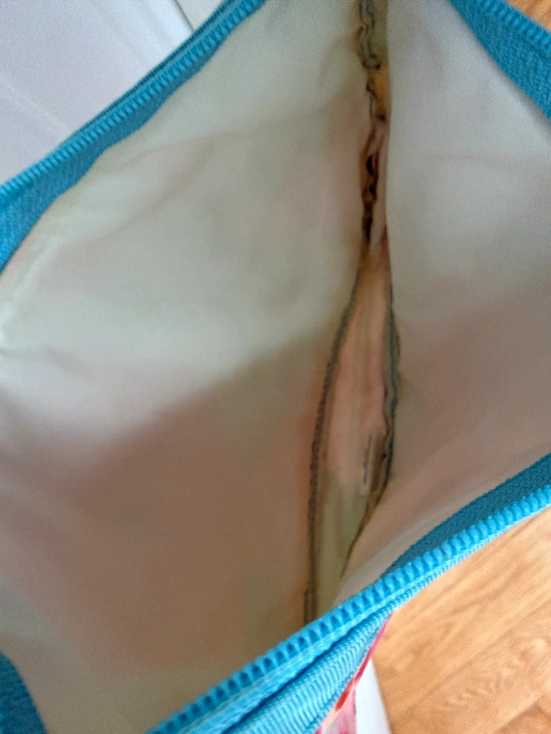 LeSportsac Floral Shoulder Bag - photo 4
