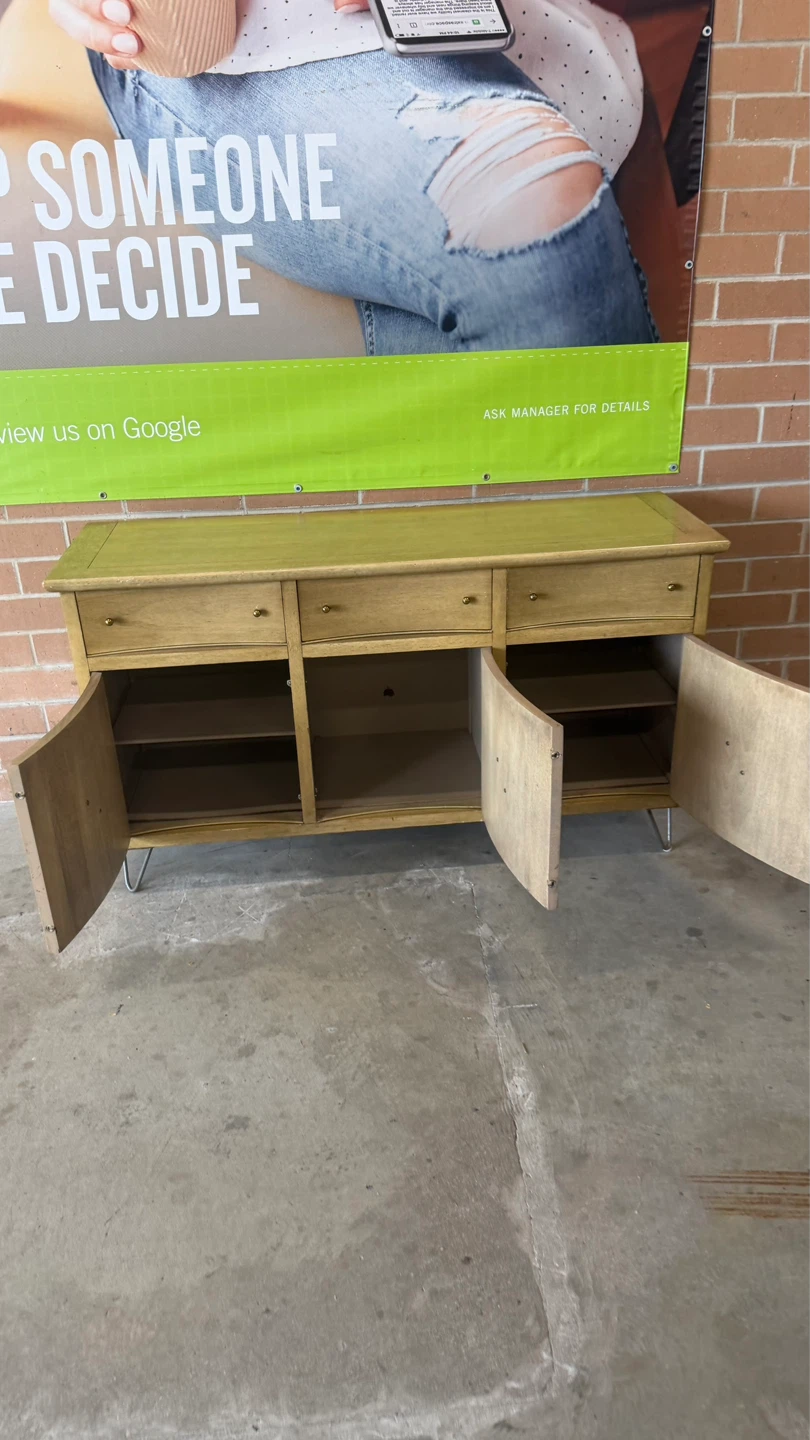 Bernhardt Wood Sideboard with 3 Doors and 3 Drawers - photo 3