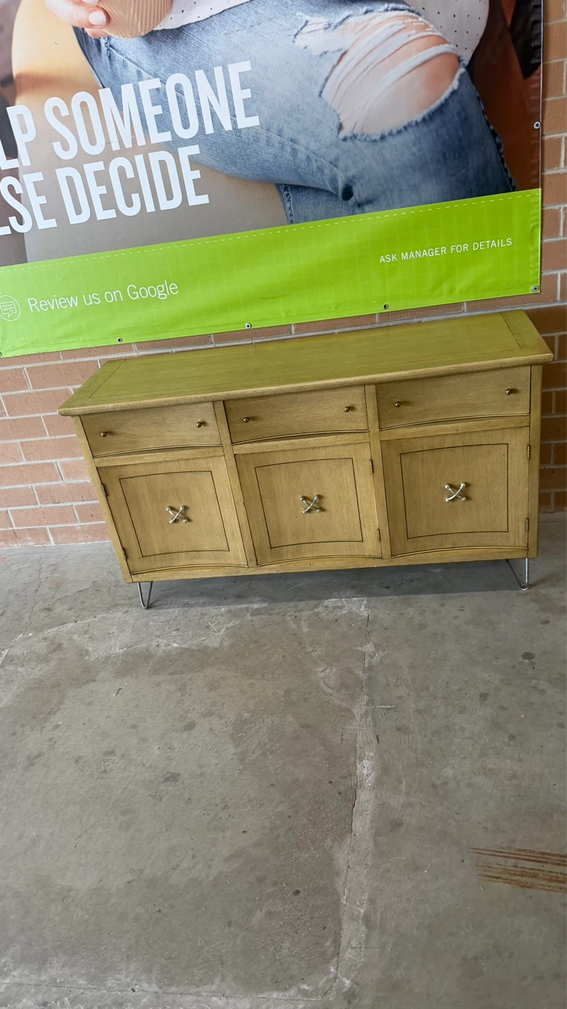 Bernhardt Wood Sideboard with 3 Doors and 3 Drawers - photo 5