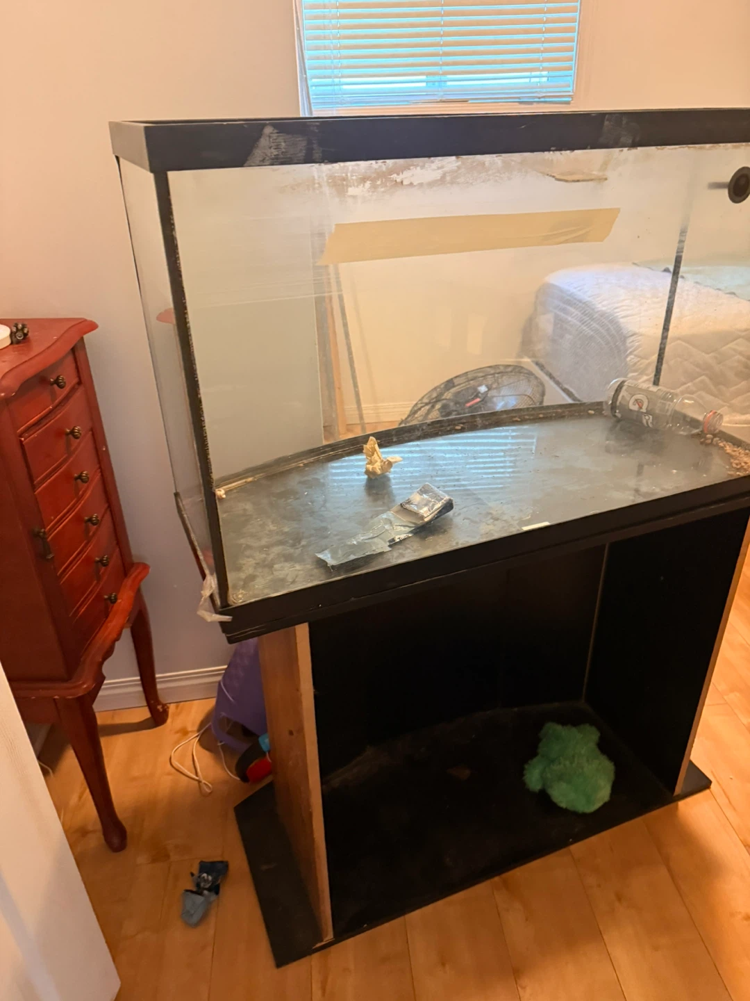 Curved Front Aquarium with Stand - photo 2