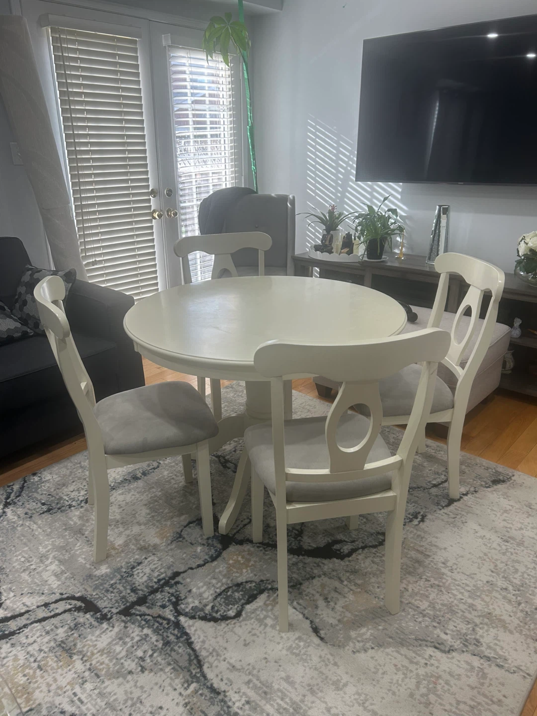 Ashley White Round Dining Table Set with 4 Chairs - photo 2