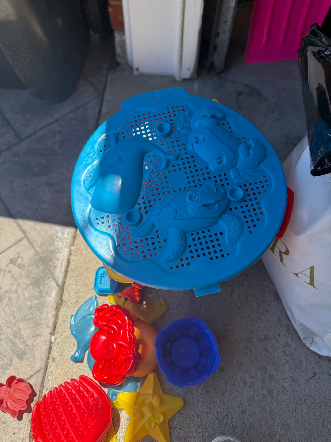 Beach Toy Set with Bucket and Molds - photo 3